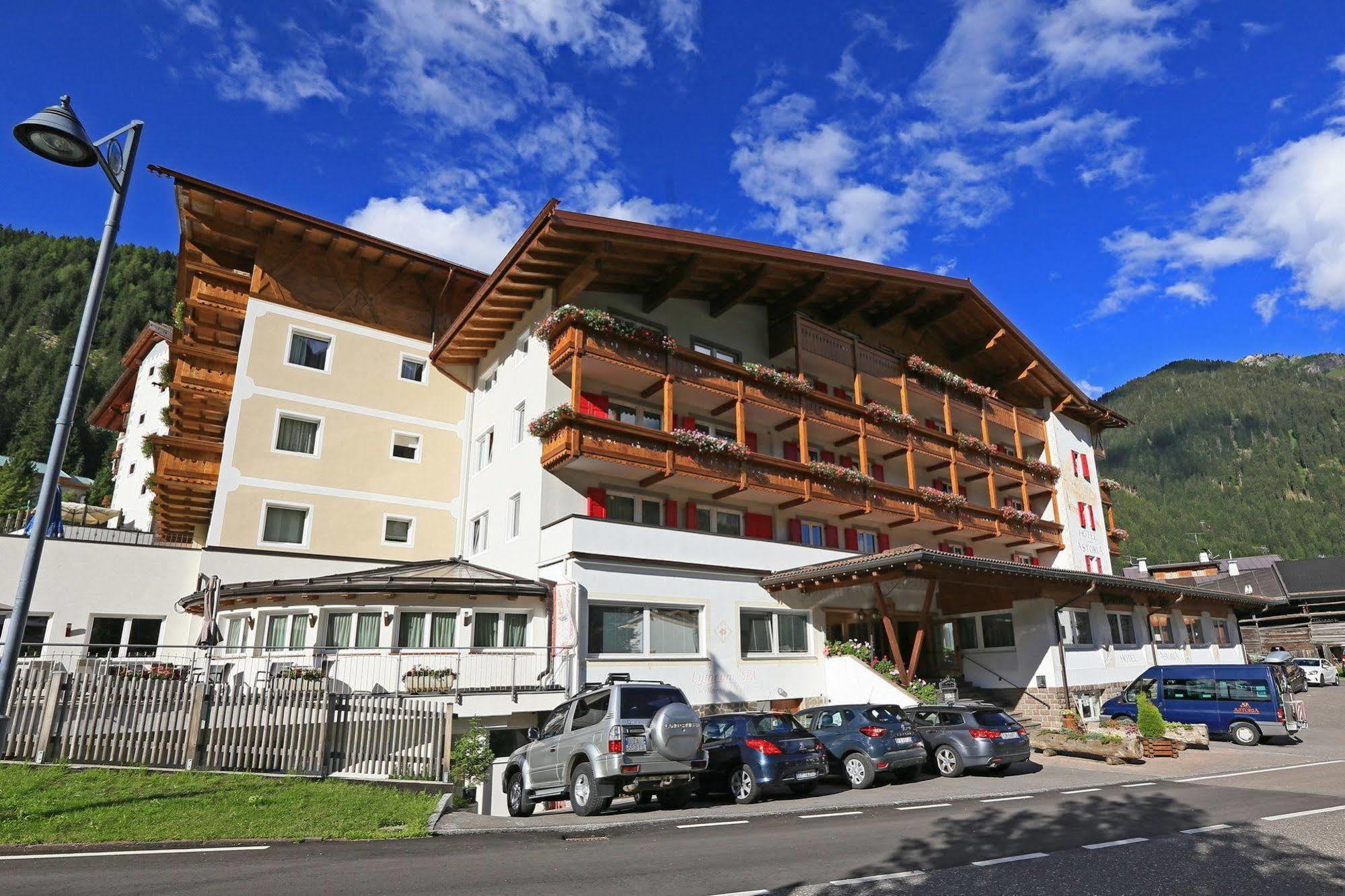 Hotel Astoria Canazei Exterior foto